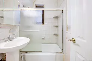 139-15 83rd Ave, Briarwood, NY 11435 - Photo 9