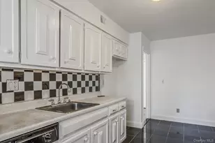 523 Colony Dr, Hartsdale, NY 10530 - Photo 19