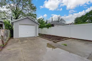 62-22 80th Rd, Glendale, NY 11385 - Photo 21