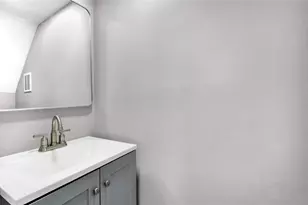 62-22 80th Rd, Glendale, NY 11385 - Photo 19