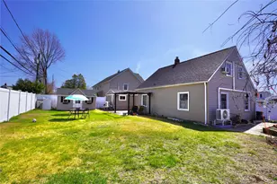 9 Fox Ln, Levittown, NY 11756 - Photo 15