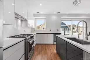 56 Oregon St, Long Beach, NY 11561 - Photo 5