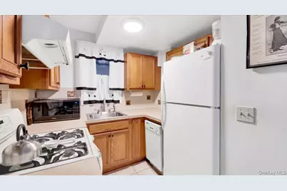 178 Crescent Place, Yonkers, NY 10704 - Photo 11