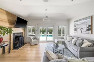 9 Jennifers Path, Quiogue, NY 11978 - Photo 3