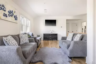 9 Jennifers Path, Quiogue, NY 11978 - Photo 15