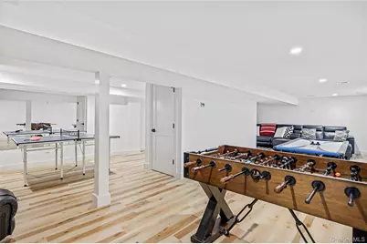 9 Jennifers Path, Quiogue, NY 11978 - Photo 23