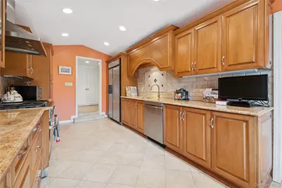 1302 Azure Place, Hewlett, NY 11557 - Photo 13