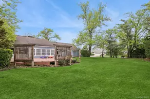 1302 Azure Pl, Hewlett, NY 11557 - Photo 25