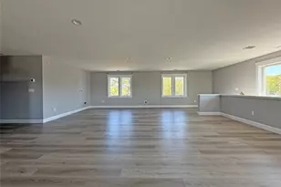 19 Kroemer Ave, Riverhead, NY 11901 - Photo 9