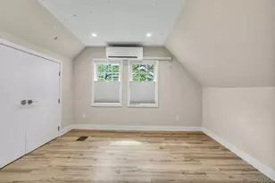 20 Robert Rd, Glen Cove, NY 11542 - Photo 19