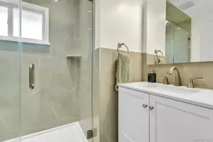 20 Robert Rd, Glen Cove, NY 11542 - Photo 15