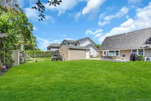 20 Robert Rd, Glen Cove, NY 11542 - Photo 23