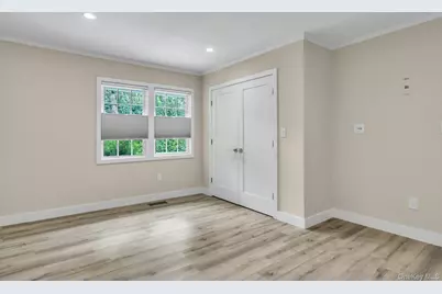 20 Robert Road, Glen Cove, NY 11542 - Photo 11