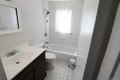 5 Anchorage Lane #4A, Oyster Bay, NY 11771 - Photo 3