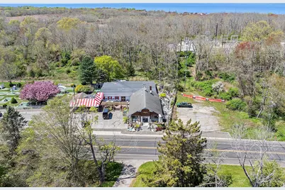 69465 Main Road, Greenport, NY 11944 - Photo 11