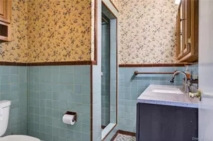 8 Crestwood Dr, Huntington Station, NY 11746 - Photo 21