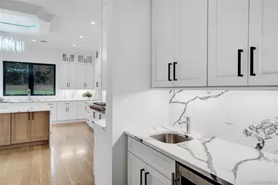 412 Mill River Road, Oyster Bay, NY 11771 - Photo 17