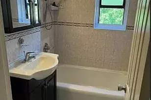 84-23 Manton St, Briarwood, NY 11435 - Photo 17