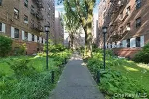 8375 118th St, Kew Gardens, NY 11415 - Photo 15