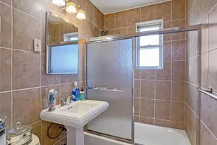 138-25 68th Dr, Kew Gardens, NY 11367 - Photo 9