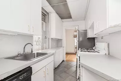 2600 Henry Hudson Parkway #5D, Bronx, NY 10463 - Photo 1