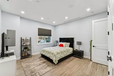 894 S Long Beach Avenue, Freeport, NY 11520 - Photo 21