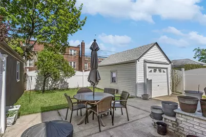 8919 205th Street, Hollis, NY 11423 - Photo 25