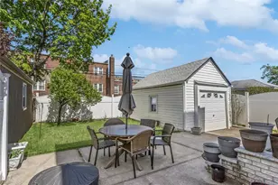 89-19 205th St, Hollis, NY 11423 - Photo 25