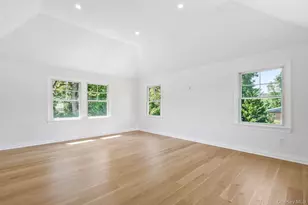 10 Threepence Dr, Melville, NY 11747 - Photo 27