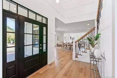 10 Threepence Drive, Melville, NY 11747 - Photo 3