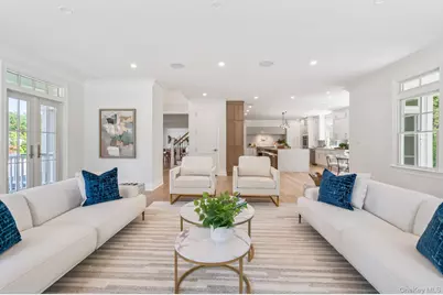 10 Threepence Drive, Melville, NY 11747 - Photo 9