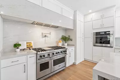 10 Threepence Drive, Melville, NY 11747 - Photo 17