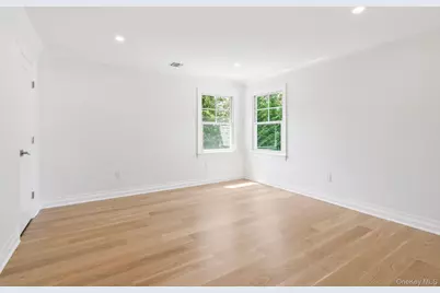 10 Threepence Drive, Melville, NY 11747 - Photo 35