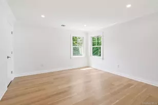 10 Threepence Dr, Melville, NY 11747 - Photo 35