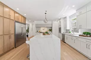 10 Threepence Dr, Melville, NY 11747 - Photo 15