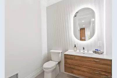 10 Threepence Drive, Melville, NY 11747 - Photo 25