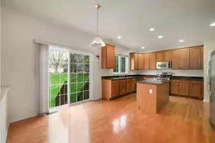 417 Vassar Pl, Fishkill, NY 12524 - Photo 11