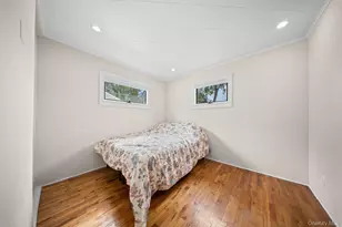 21 Peter Ln, Plainview, NY 11803 - Photo 13