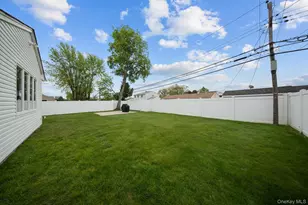 21 Peter Ln, Plainview, NY 11803 - Photo 23