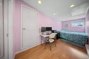 21 Peter Ln, Plainview, NY 11803 - Photo 15