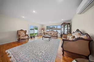 21 Peter Ln, Plainview, NY 11803 - Photo 9