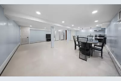 21 Peter Lane, Plainview, NY 11803 - Photo 17