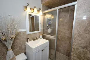 6120 Grand Central Pkwy, Forest Hills, NY 11375 - Photo 9