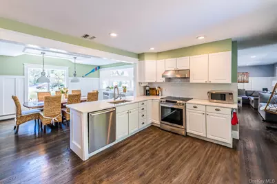 60 Bayview Drive, Huntington, NY 11743 - Photo 11