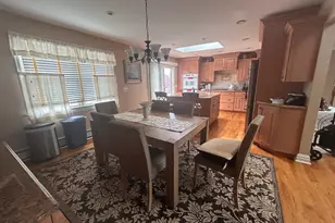 36 Shore Dr W, Copiague, NY 11726 - Photo 5