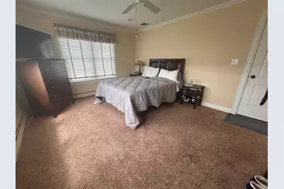 36 Shore Drive W, Copiague, NY 11726 - Photo 15