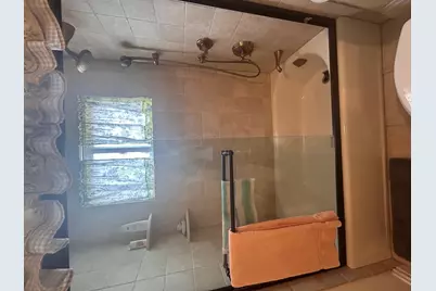 36 Shore Drive W, Copiague, NY 11726 - Photo 11