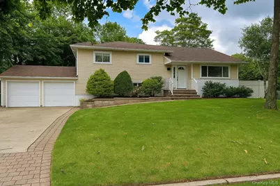 23 Duncan Lane, Huntington, NY 11743 - Photo 1