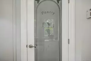 89 Duck Pond Rd, Glen Cove, NY 11542 - Photo 29