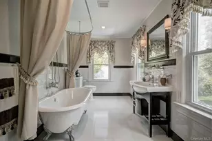 89 Duck Pond Rd, Glen Cove, NY 11542 - Photo 39